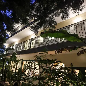 Ξενοδοχείο με διαμερίσματα Spanos Anna's